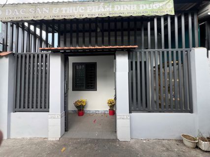 Bán nhà hẻm Linh Xuân 59.1m², ngang 5.5m. Cho thuê 12tr/tháng. Sẵn nội thất ở ngay.